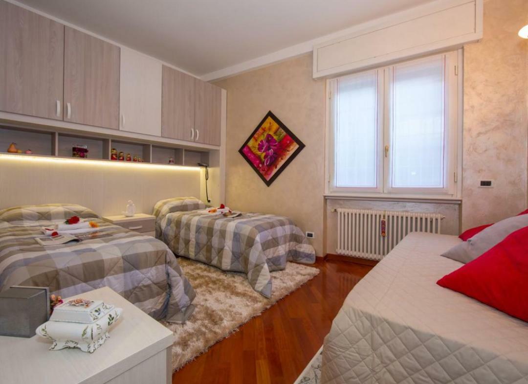 Lo Specchio Sul Lago - The House Of Travelers Como Exterior photo