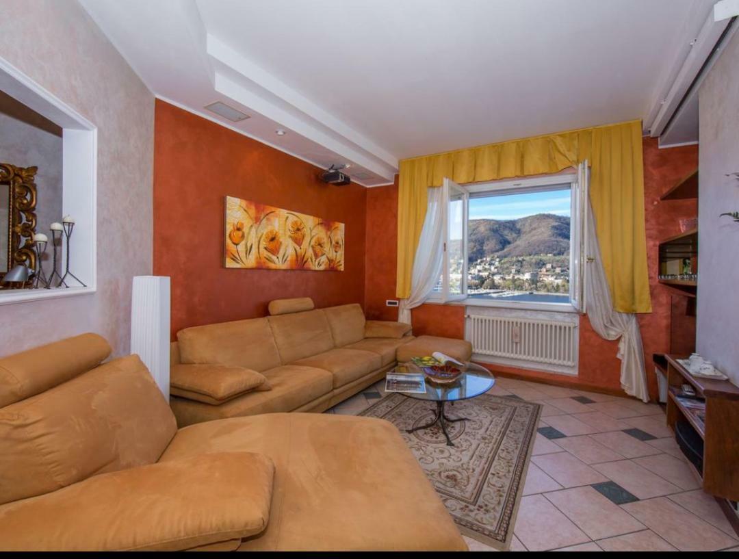 Lo Specchio Sul Lago - The House Of Travelers Como Exterior photo