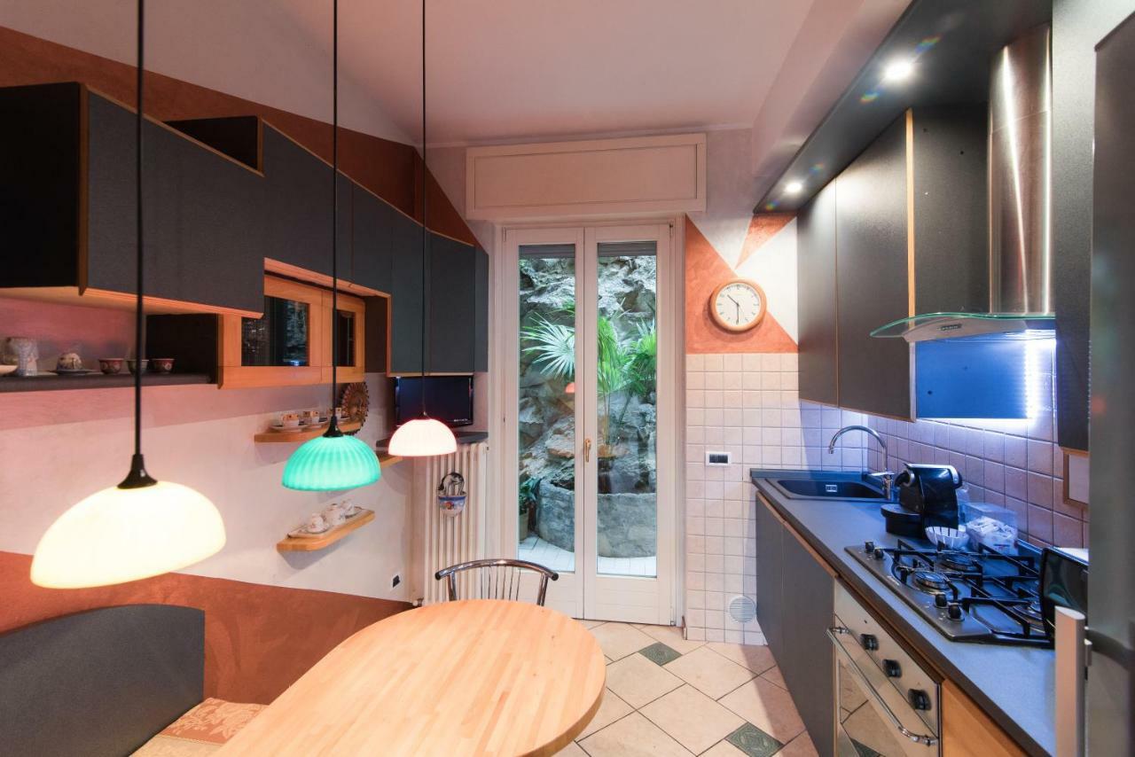 Lo Specchio Sul Lago - The House Of Travelers Como Exterior photo