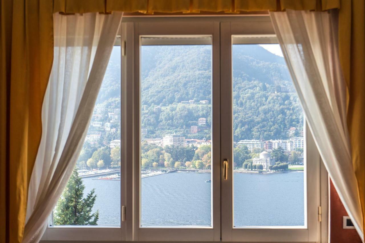 Lo Specchio Sul Lago - The House Of Travelers Como Exterior photo